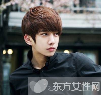 2016男生潮流发型推荐 齐刘海更显青春范儿