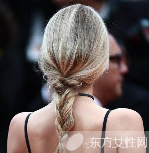 女神同款麻花辫发型 即使台风来了也不怕