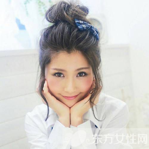 推荐四款甜美花苞头发型 散发出浓郁的甜美气息