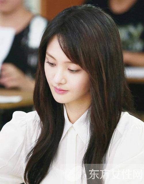 郑爽完美演绎长短发发型 哪种风格更能打动你呢