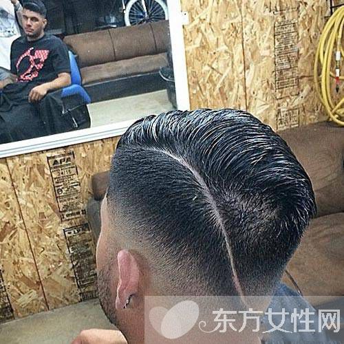 男生个性刀疤头发型推荐 简约时尚的不二之选