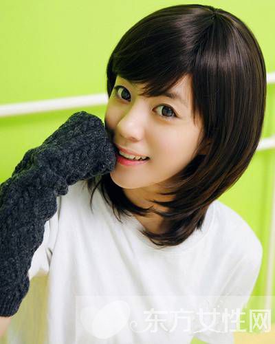 女生潮流时尚学生发型 甜美可爱显青春活力