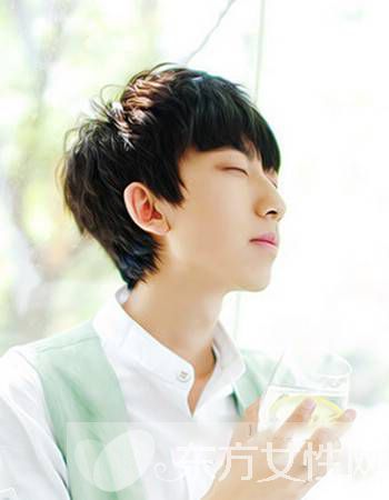 7款适合高中生男生发型推荐 时尚阳光显气质感