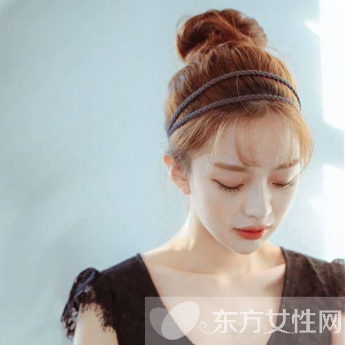 推荐四款甜美花苞头发型 散发出浓郁的甜美气息