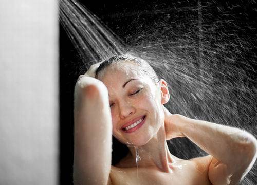 多长时间洗一次头 头发护理小贴士你知吗