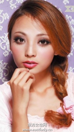 空气感侧梳尾编发展现青春靓丽