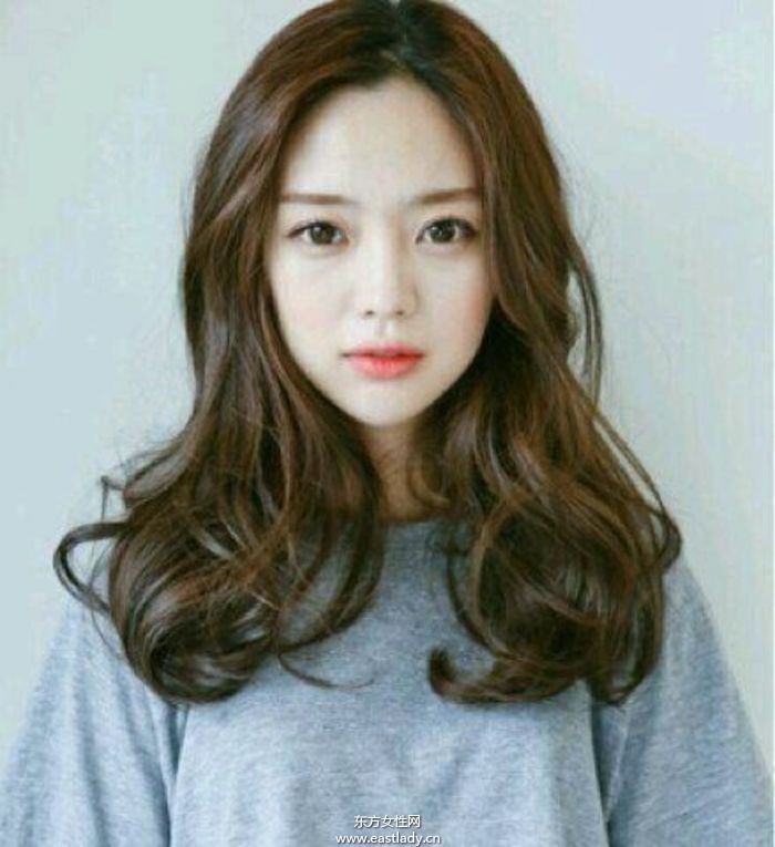 四款气质瘦脸发型 让你美美的过好年