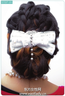 韩式编发发型展现东方女性典雅含蓄和优美