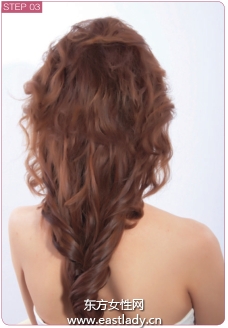 蝴蝶结搭配韩式刘海波浪卷展现优雅气质