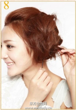 日系发型之梦幻侧盘大团发造型