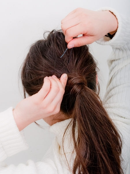 马尾+围巾今冬发型就这样设计