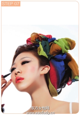 狂野系发型风情而不风尘