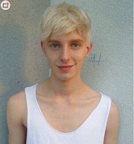 英伦风欧美男生定位烫 发型图片介绍