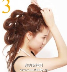 多层卷卷麻花辫突显个性与随性姿态