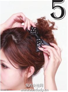 后侧公主盘发发型 呈现清晰脸部轮廓