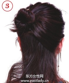 高贵典雅中发发型让答显得成熟稳重