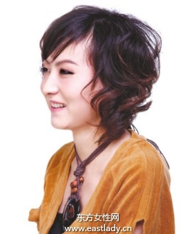 卷发器搭配发蜡打造清新甜美短发发型