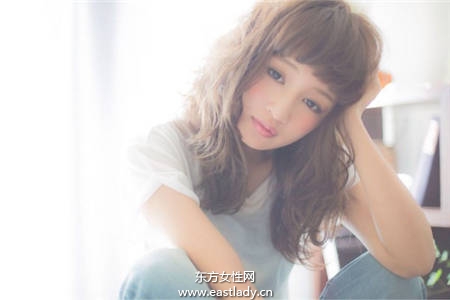 自然卷发如何打理 3招轻松解救 自然卷少女