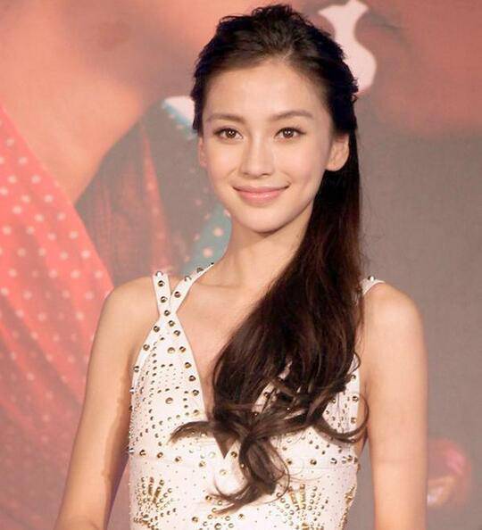 唯美伴娘发型推荐 花样展现柔美气质