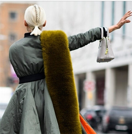 马尾+围巾今冬发型就这样设计