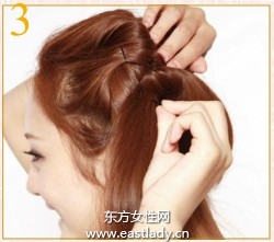 日系发型之梦幻侧盘大团发造型