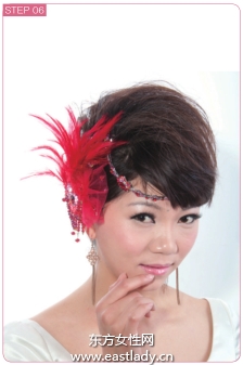 短发发型饰品点缀看起来妩媚十足