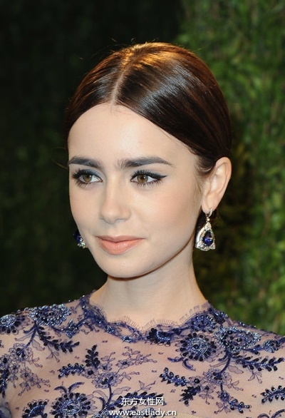 长、短、直、卷全都Hold得住 莉莉柯林斯发型全纪录