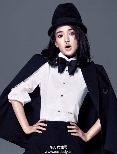 Angelababy展示新发型俏皮可爱