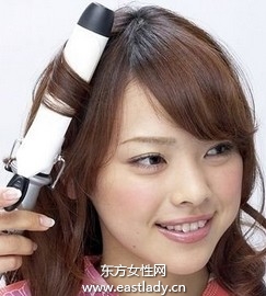 使用定型产品打造持久发型