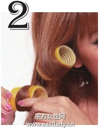 使用卷发卷打造富有变化感卷发