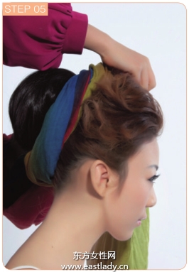 狂野系发型风情而不风尘