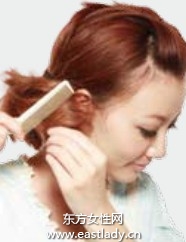 侧团子发辫显示女性干练爽朗性格