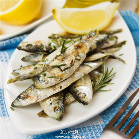 头发保养很关键 有利于头发健康的8种食物