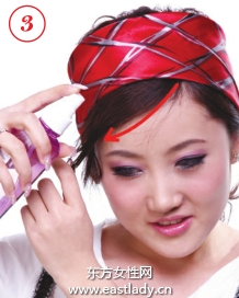 简单丝巾扎法展现时尚风格