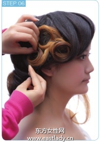 珍珠夹子点缀盘发韵味十足