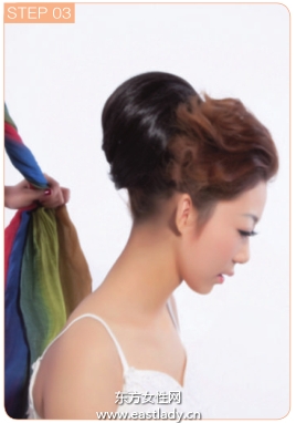 狂野系发型风情而不风尘