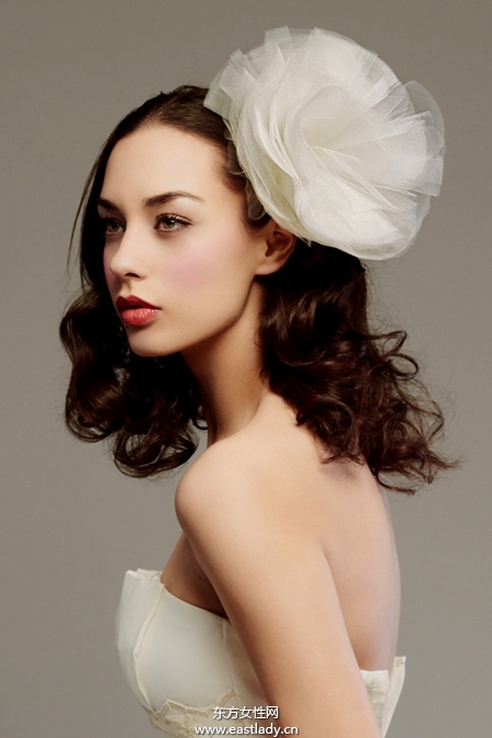 春暖花开 春季花朵新娘发型