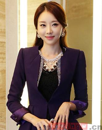 9款时尚职业装发型 轻松帮你打造职场时尚达人范