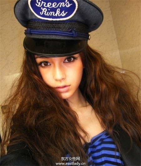 时尚卷发发型图片欣赏