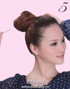 可爱丸子头发型设计散发无限美丽清凉气息