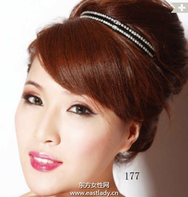 钻箍高盘赫本头营造摩登气质