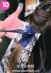 给自己染发让色彩飘逸而出清爽怡人