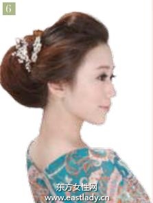 俏丽复古小发髻 散发出无限优雅气息