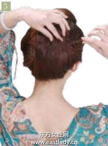 俏丽复古小发髻 散发出无限优雅气息