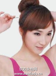 时尚花苞头扎法 透露出一丝女性的酷感