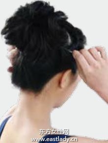 精致双蜈蚣辫给人清爽感