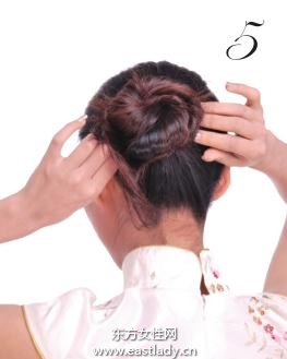 居家时尚盘发图解 尽显南方女子娴静