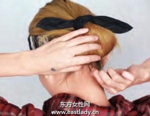 时尚头巾的系法做运动风美少女