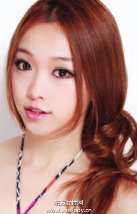 浪漫自然低束发提升时尚感