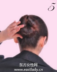 职场短束发展现沉稳与时尚